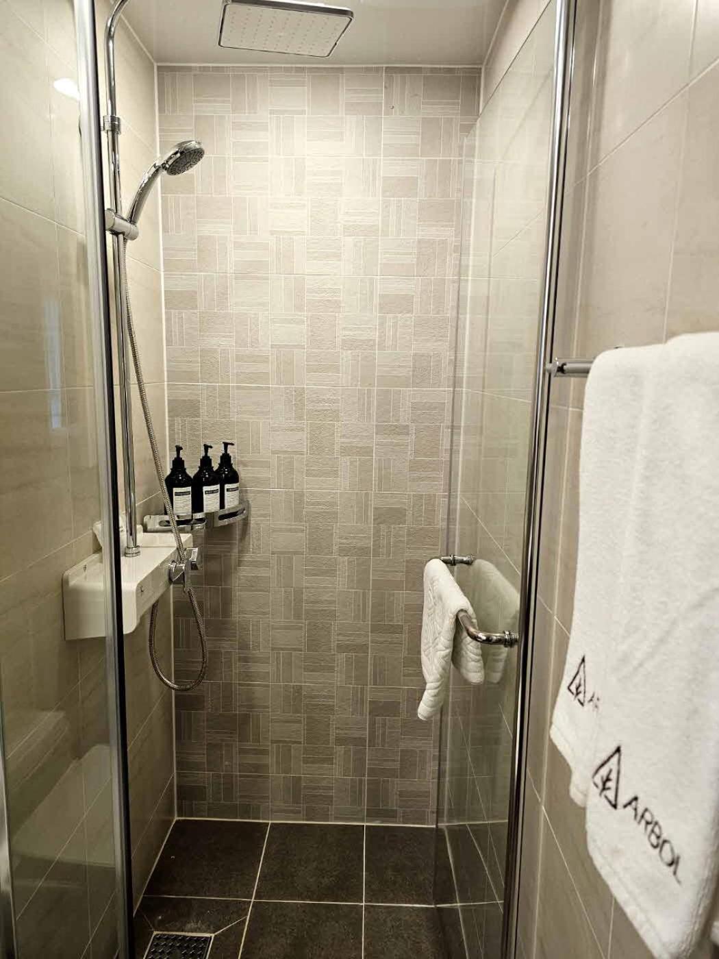Raviens라비앙즈 Hotel Busan Buitenkant foto